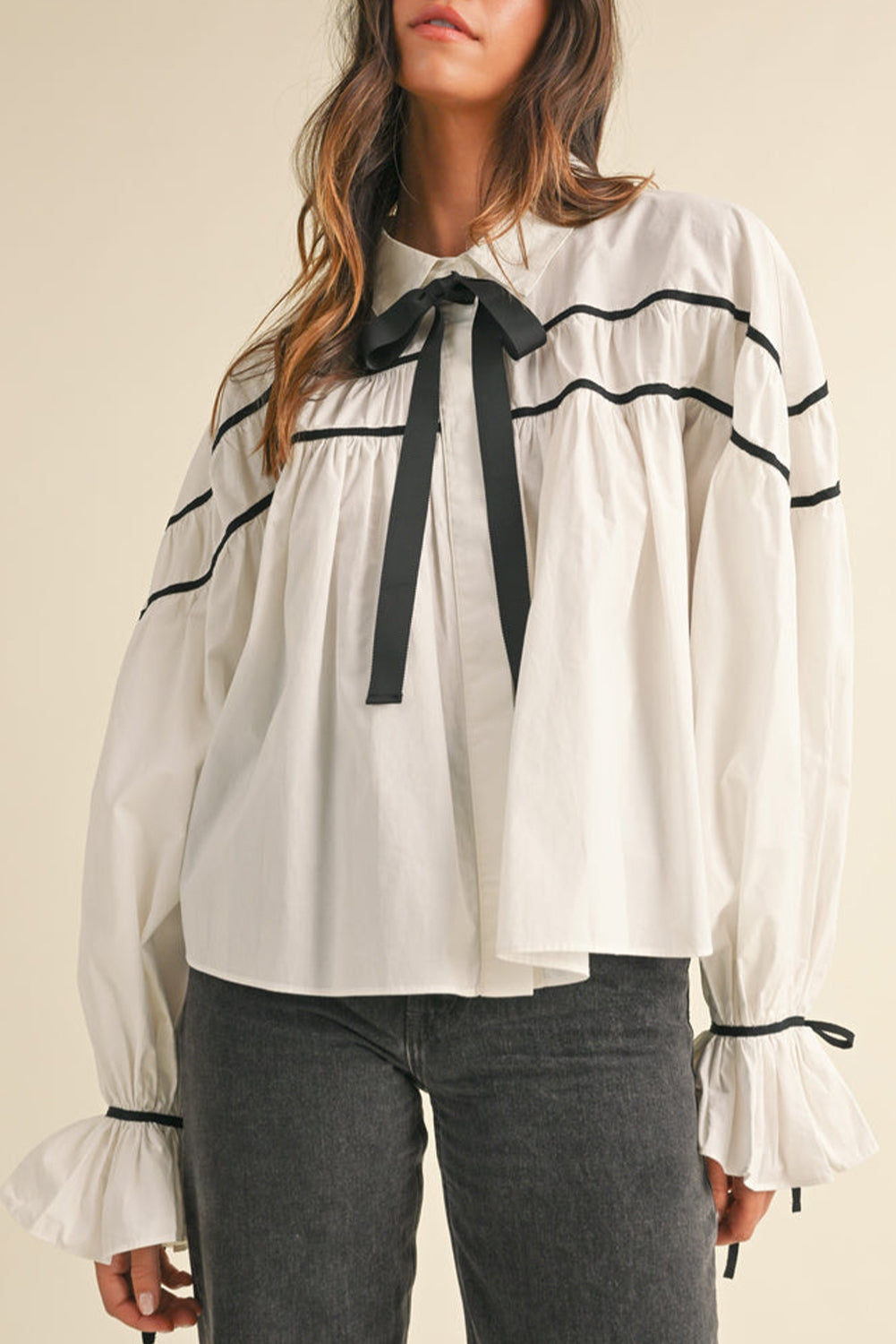 White Sweet Bowknot Button-up Long Sleeve Blouse