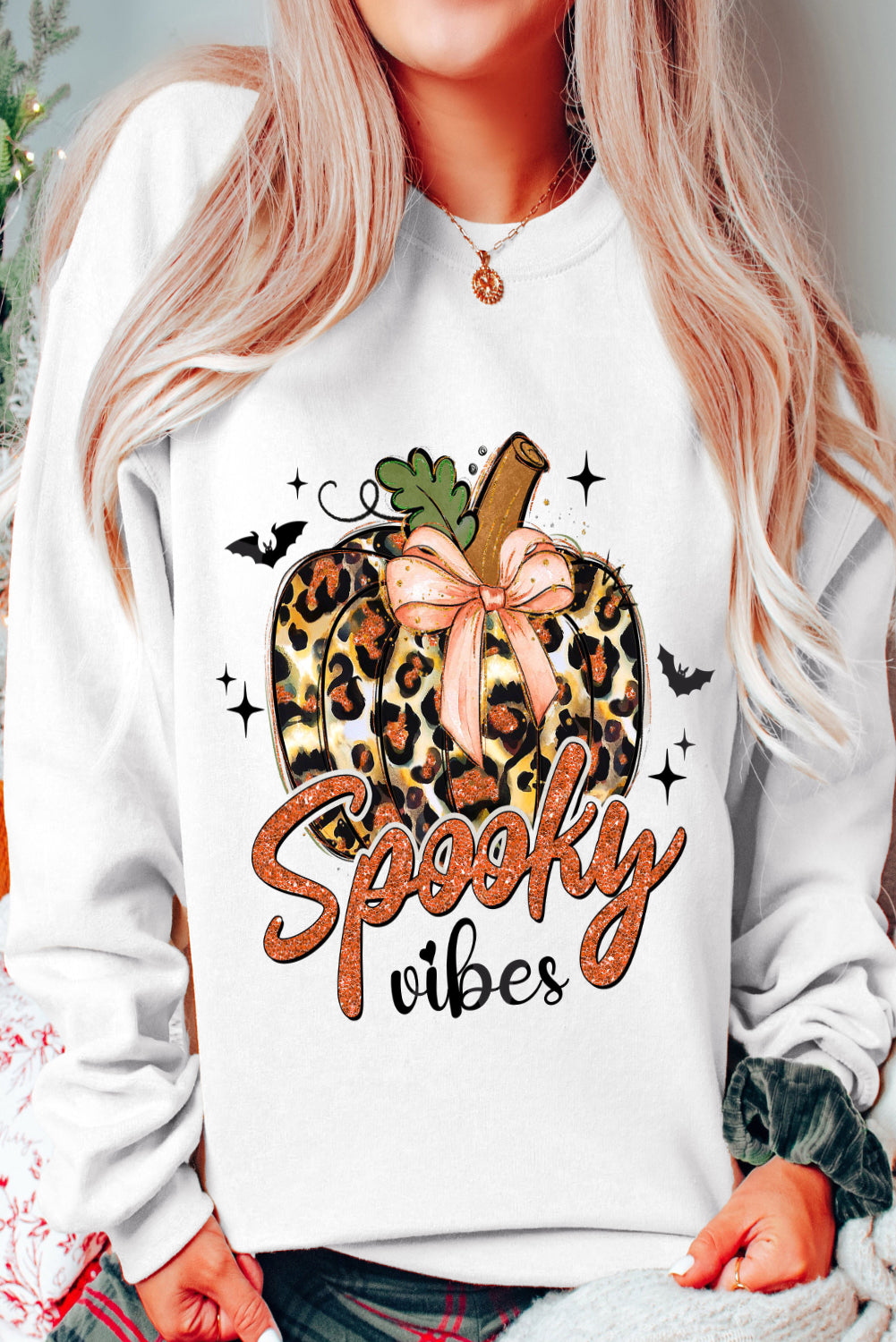 Beige Spooky Leopard Pumpkin Print Crew Neck Graphic Sweatshirt